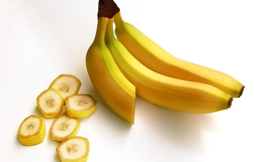 Can Pigs and Guinea Pigs Eat Bananas? The Farmer’s Definitive Guide